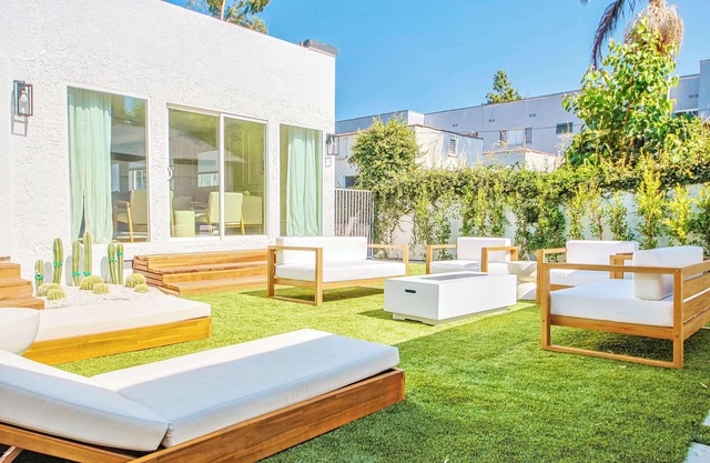 WestHollywood Villa Sleep 12 Jacuzzi & Garden Oasis