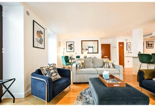Westminster Luxury Two Bed Two Bath with Air-Con