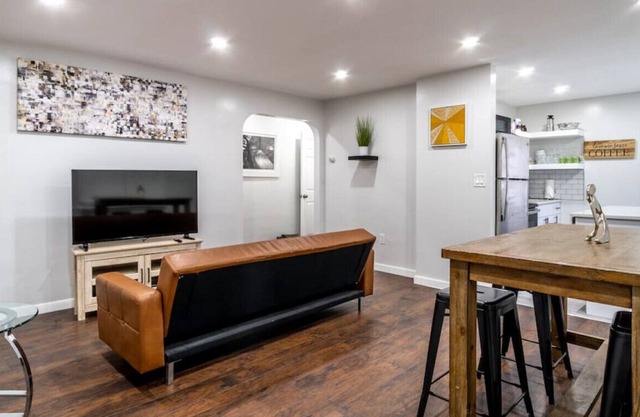 WeWelcome you to our 2 bedroom Urban Apartment