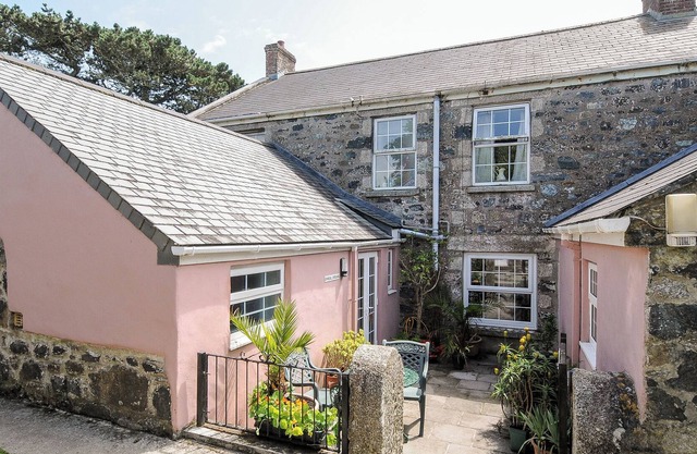 WHEAL DREAM, with pool in Mullion