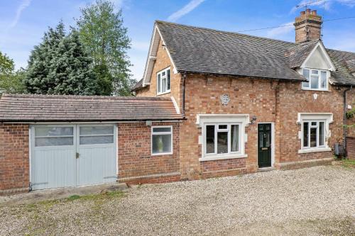 Wheelbarrow Cottage