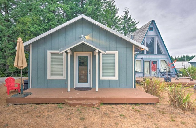 Whidbey Island Cottage - 3 Mi to Whale Watch!