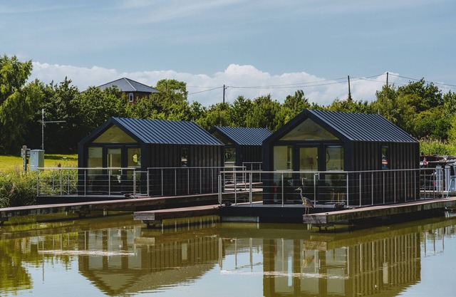 Whimbrel - Marina that sleeps2 guests in 1 bedroom