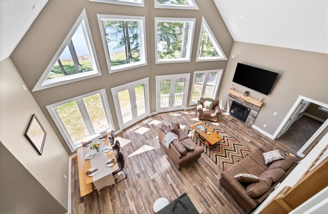 Whispering Pines Cottage on Bass Lake
