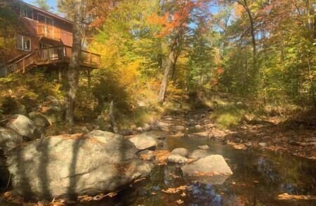 Whispering Woods Cabin - Creekside & Pet Friendly