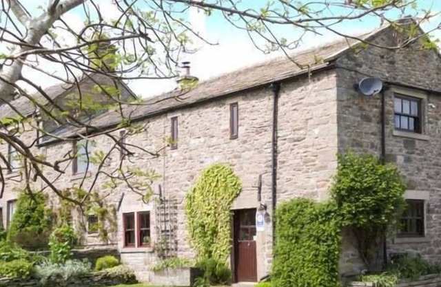 WHITBRIDGE COTTAGE, pet friendly in Mickleton, Teesdale