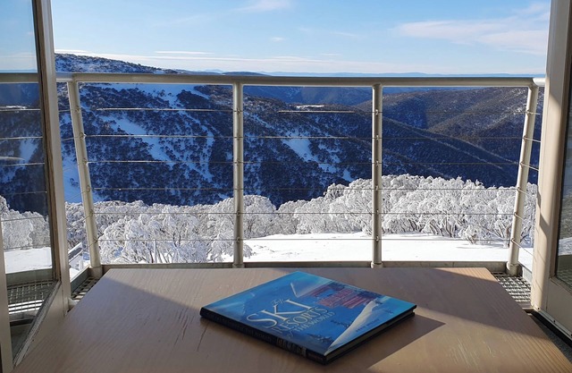 White Crystal 109- ski-in ski-out