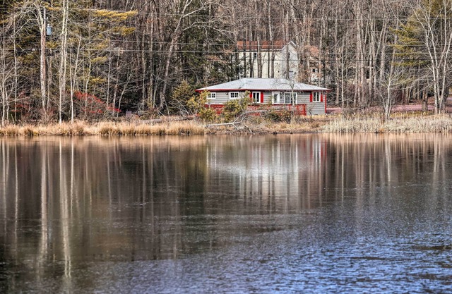 White Haven Lakeside Home w/Kayaks & Fireplace!