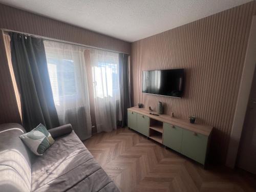 White Home Tonale