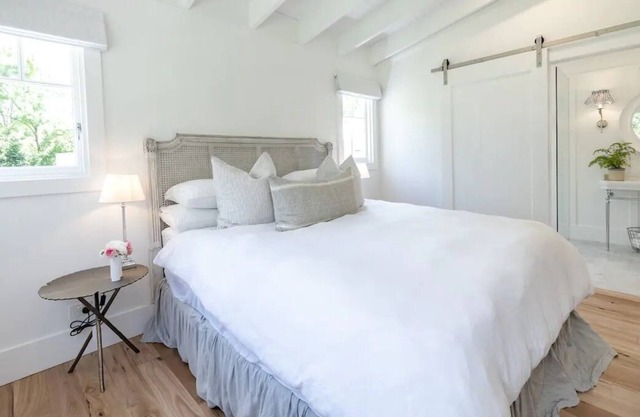 White House Cottage