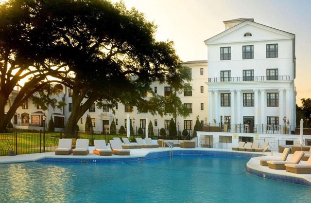 White House Hotel