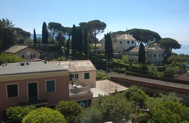 White House - The Riviera in the City - Sea, Sun and Culture