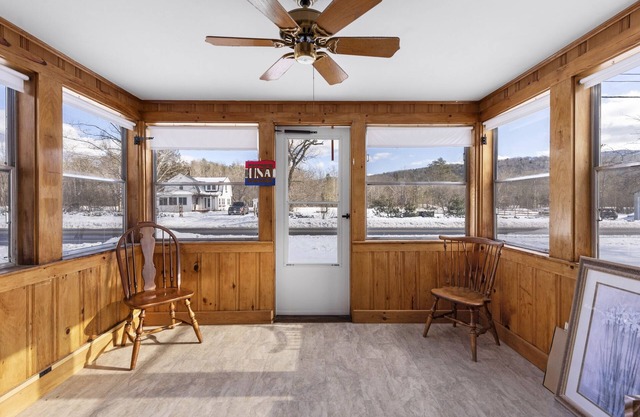 White Mountain Escape-All Season Family and Kids Friendly Vacation House