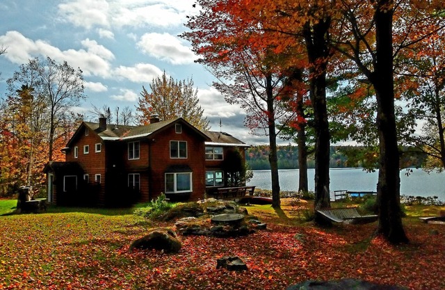 White Mountain Lakefront Retreat