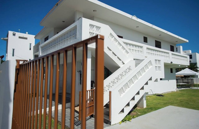White Paradise Beach House