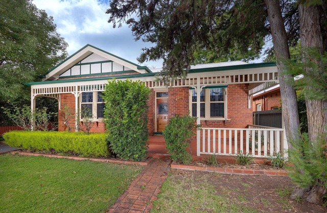 White Rabbit on Jones - Stunning three bedroom classic in the heart of Albury
