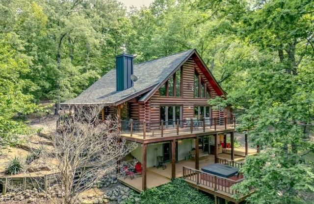 White River - Crooked Creek Log House