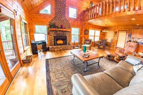 White Rock - Mountain Views, Hot Tub, Game Room, 5 Minutes From Downtown Blue Ridge - Blue Ridge, GA