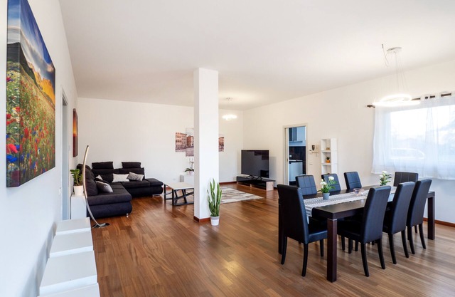 White Rose - 5 minutes from the Center with Garden and Private Parking