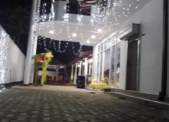White Wall Hotel