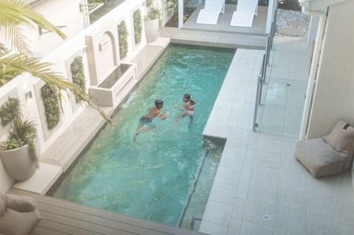 Whitehaven - 100m to Beach, Private Pool
