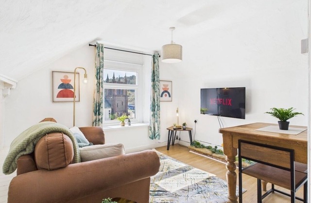 Whitehaven Hideaway | Sleeps 2 | Cosy Escape