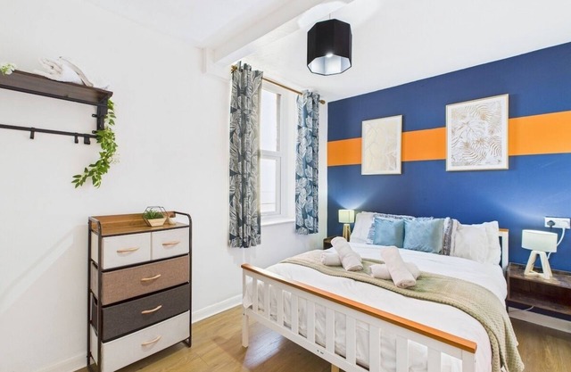 Whitehaven Suite | Sleeps 4 | Cosy Stay