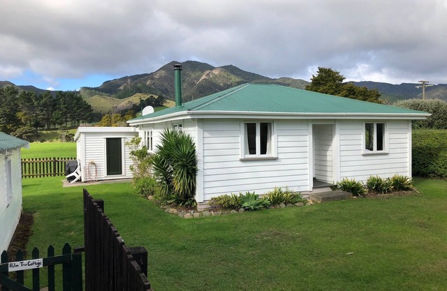 Whitestar Station's Palm Tree Cottage in Colville - BE ACTIVE or RELAX !