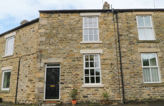 WHITFIELD COTTAGE (21 SILVER STREET), pet friendly in Wolsingham