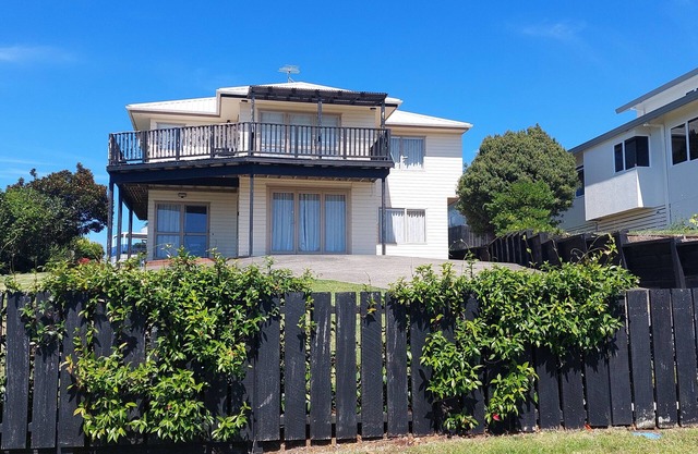 Whitianga Sea Views. A beautiful house offering the ultimate in coastal views.