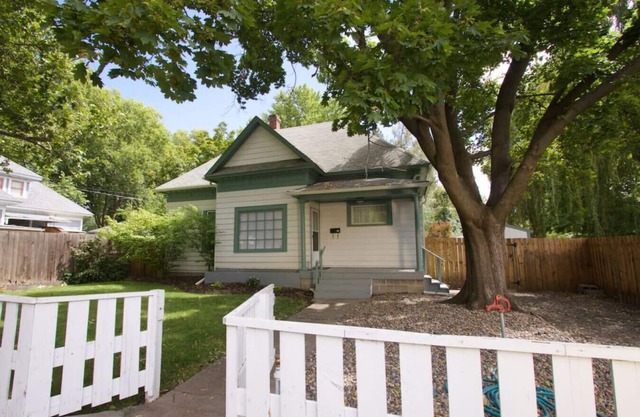 Whitman Bungalow · Whitman Bungalow
