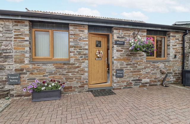 WHITSAND, pet friendly, luxury holiday cottage in Tideford