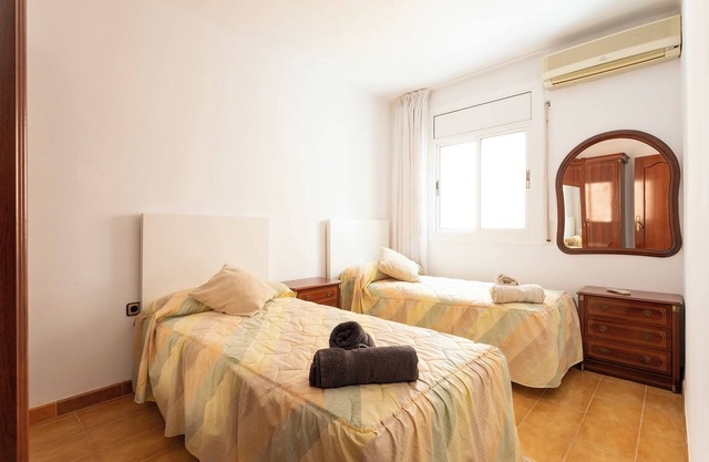 Whole house: apartment in L'Hospitalet de Llobregat, Spain