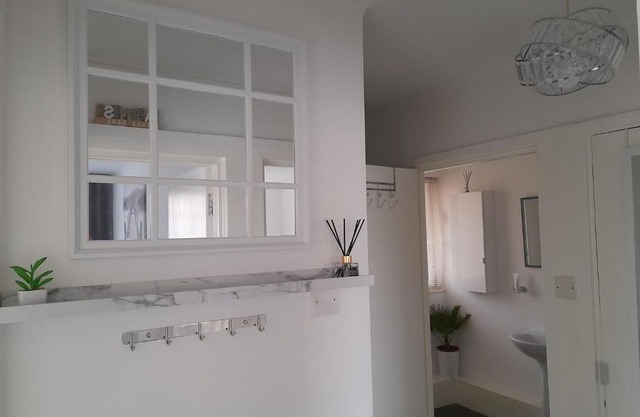 Whole Apartment with Balcony Breakfast & Parking