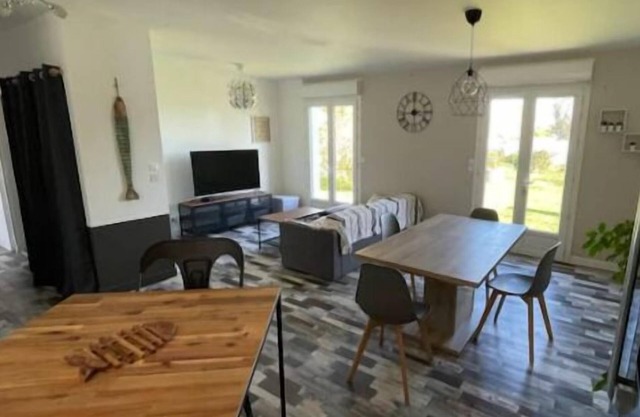 Whole house: town house - Saint-Georges-d'Oléron, France