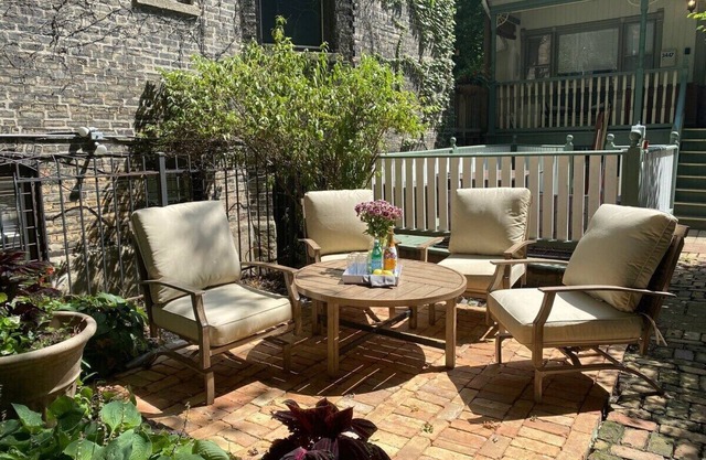 Whole house in Boystown