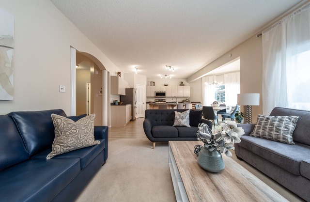 Whole house In Golf Course By Henday/Whitemud, Near Acheson-Long Stay Discount!n