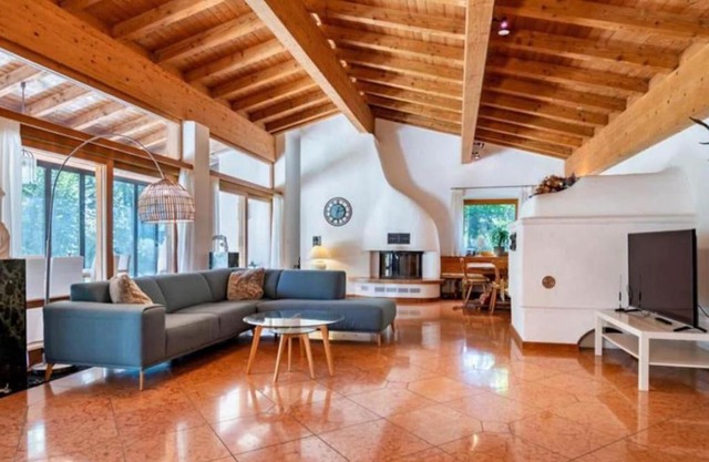 whole villa Munich, Alps view, Quiet and spacious