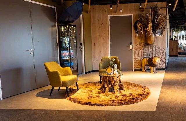 Wholesome Group Retreat Near Wildlands & Atlas Theater | Local Attractions