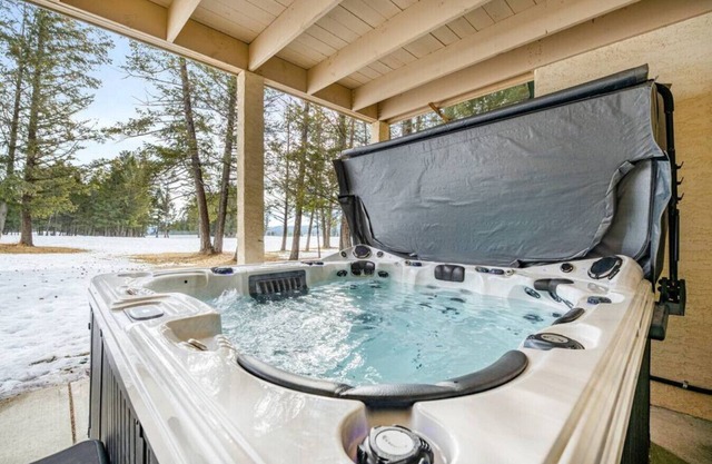 Wide Open Spaces | Hot Tub | Springs Golf Course