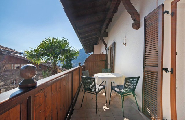Wiedmairhof Apartment 'Kaiser Alexander' with East balcony, Shared Terrace, Shared Garden and Wi-Fi