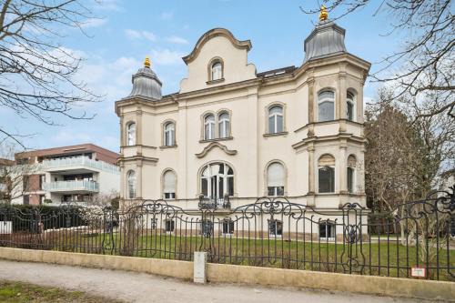 Wiener Palais am Großen Garten, Arbeitsplatz, Familie, 7 Pers, Smart-TV