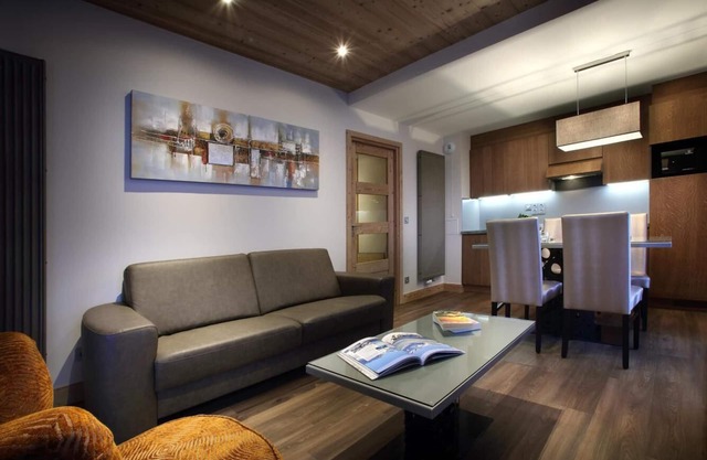 Wifi, 150m from ski slopes, fitness, swimming pool, sauna, hammam, balcony, tv, 53m², Alpe d'Huez