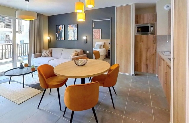 Wifi, 350m from resort center, swimming pool, sauna, hammam, parking, tv, ski locker, 31m², Auron