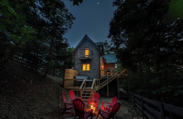 WiFi & Hot Tub - Fels Haus RRG
