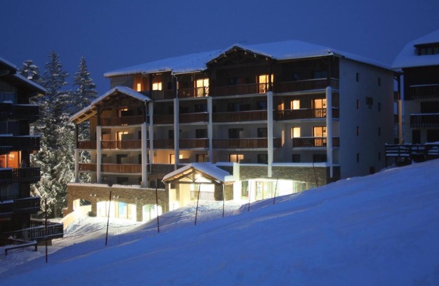 Wifi, ski-in/ski-out & foot of the slopes, terrace, parking, tv, ski locker, 40m², Chabanon-Selonnet