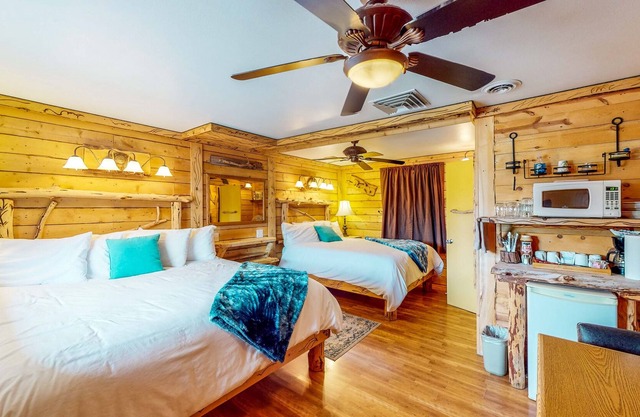 Wilderness retreat with stellar shared amenities