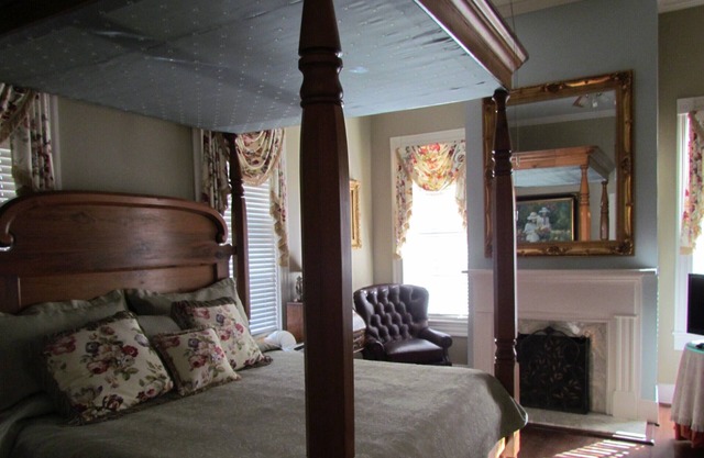 Wilkinson Room at La Maison Louisiane