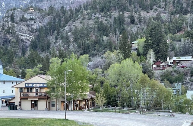 Will it be ICE AXE, CRAWLER, NORDIC? 1200MGPS-Mtn Views! On River! BBQ & yard!