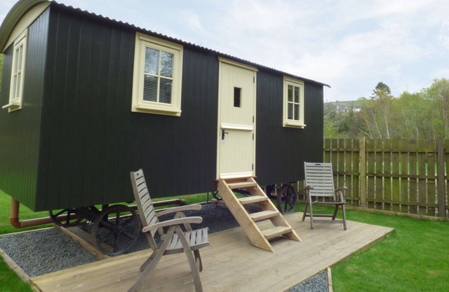 WILLIAM'S HIDE, pet friendly, with open fire in Haltwhistle